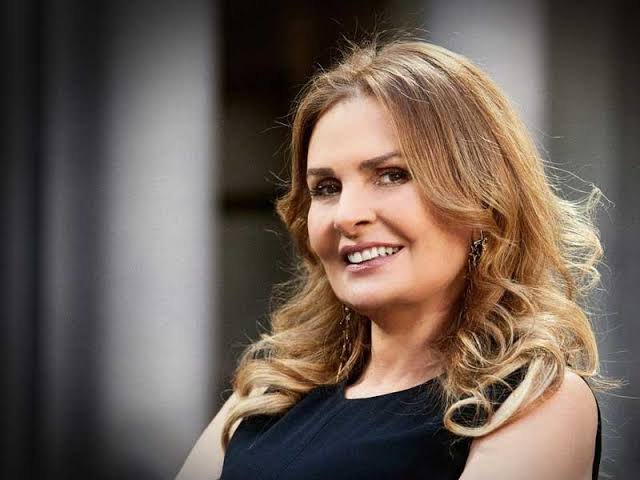 يسرا تعتذر عن حضور جنازة والدة هند صبري بسبب تواجدها خارج البلاد