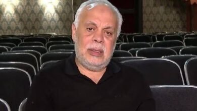 أشرف زكي يعلن الحرب على البلوجرز والتيك توكرز: غرامة مليون جنيه لمن يشاركهم في أعمال فنية