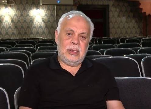 أشرف زكي يعلن الحرب على البلوجرز والتيك توكرز: غرامة مليون جنيه لمن يشاركهم في أعمال فنية