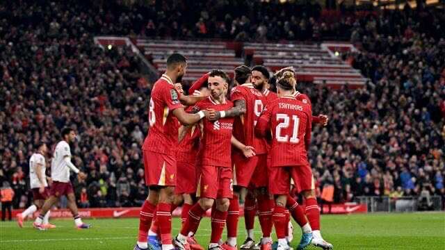 ليفربول يفاوض مدربًا في أكاديمية مانشستر يونايتد لتدعيم قطاع الناشئين