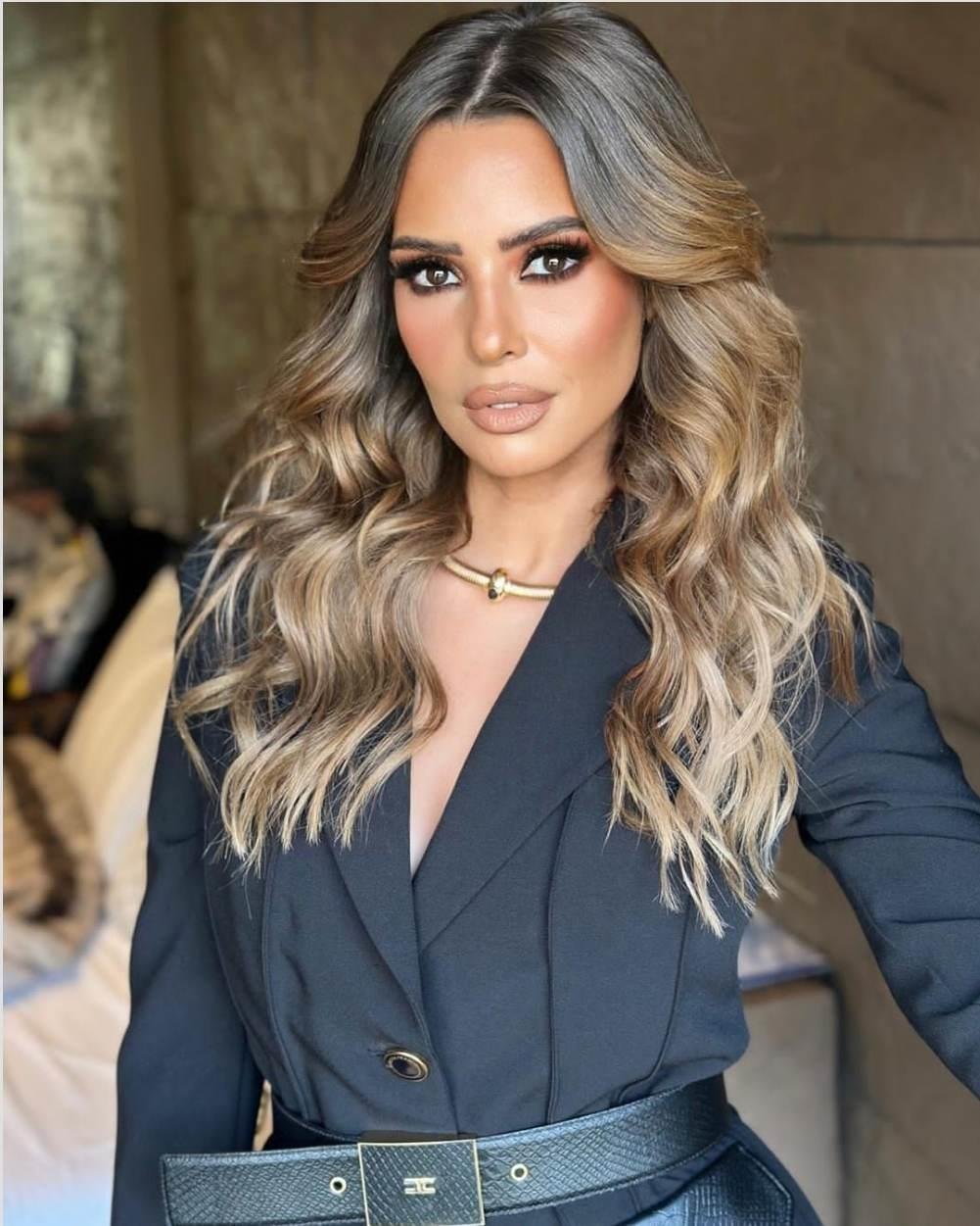 "إيمان العاصي".. رحلة نجمة تأرجحت بين بريق الفن وعواصف الحياة 2 "إيمان العاصي".. رحلة نجمة تأرجحت بين بريق الفن وعواصف الحياة