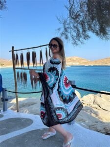 ليلى علوي تستمتع بأجواء اليونان الخلابة في أحدث ظهور لها