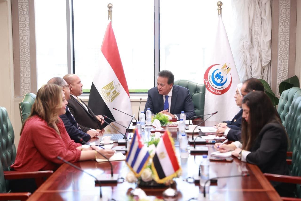 نائب رئيس مجلس الوزراء وزير الصحة يستقبل السفير الكوبي لبحث تعزيز التعاون في القطاع الصحي 2 نائب رئيس مجلس الوزراء وزير الصحة يستقبل السفير الكوبي لبحث تعزيز التعاون في القطاع الصحي