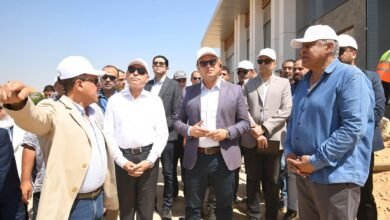 وزير الإسكان ومحافظ القاهرة يتفقدان مكونات مشروع حدائق "تلال الفسطاط" بمنطقة مصر القديمة