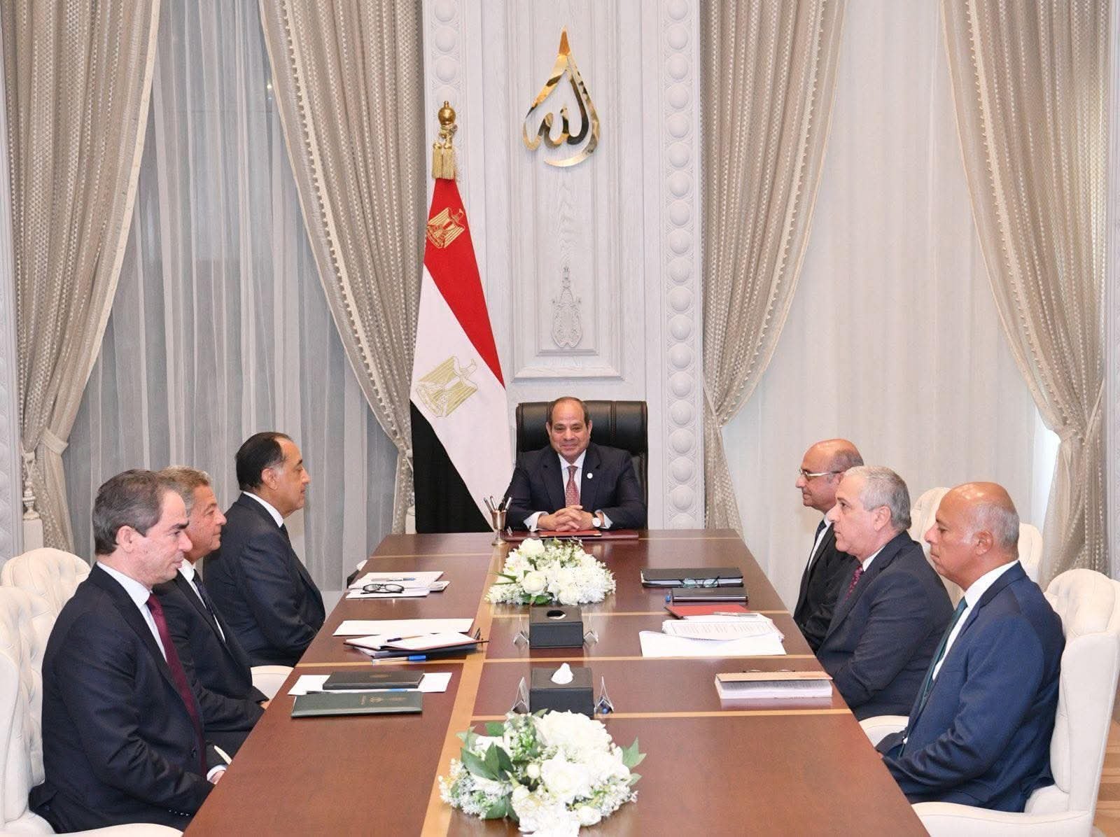 السيسي يوجّه بزيادة بدل الصحفيين وحل أزمة نهاية الخدمة بماسبيرو 2 السيسي يوجّه بزيادة بدل الصحفيين وحل أزمة نهاية الخدمة بماسبيرو