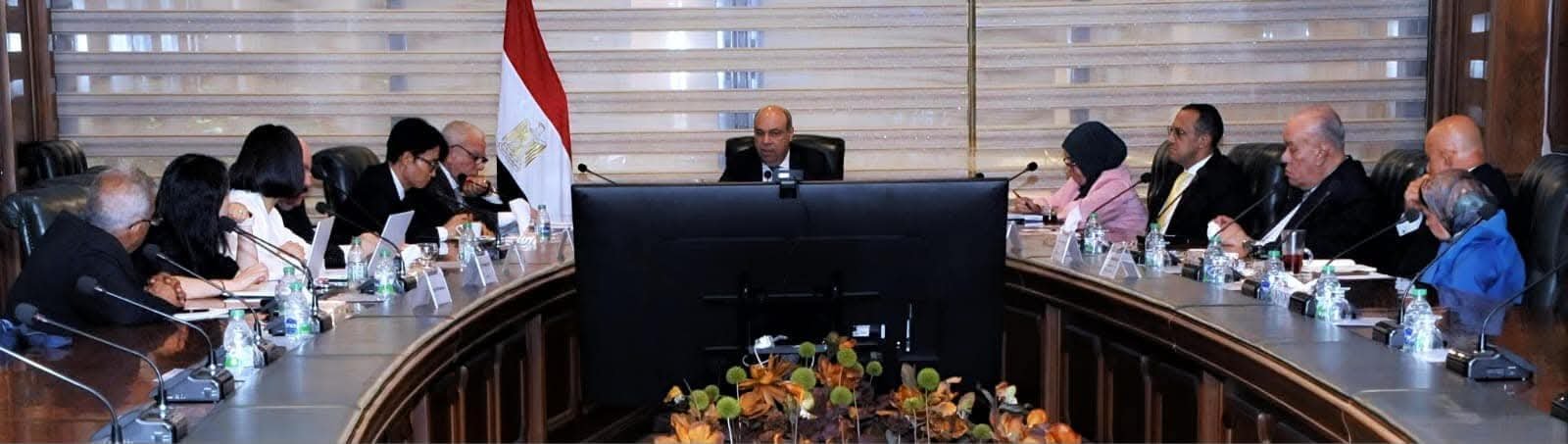 وزير الطيران المدني يستعرض مع وفد مطار إنتشون الكوري فرص تعزيز الشراكات الدولية لتطوير وتشغيل المطارات المصرية 2 وزير الطيران المدني يستعرض مع وفد مطار إنتشون الكوري فرص تعزيز الشراكات الدولية لتطوير وتشغيل المطارات المصرية