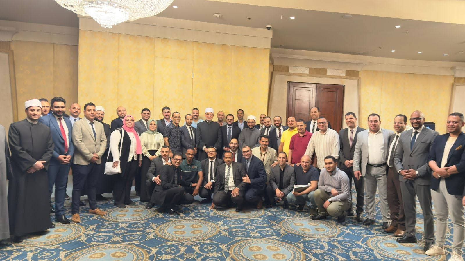مفتي الجمهورية يوجه الشكر والتقدير للعاملين بدار الإفتاء واللجنة التنظيمية تقديرًا لجهودهم في إنجاح المؤتمر 2 مفتي الجمهورية يوجه الشكر والتقدير للعاملين بدار الإفتاء واللجنة التنظيمية تقديرًا لجهودهم في إنجاح المؤتمر