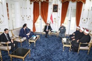 وزير الأوقاف يبحث مع سفير كازاخستان بالقاهرة تعزيز التعاون الديني والثقافي