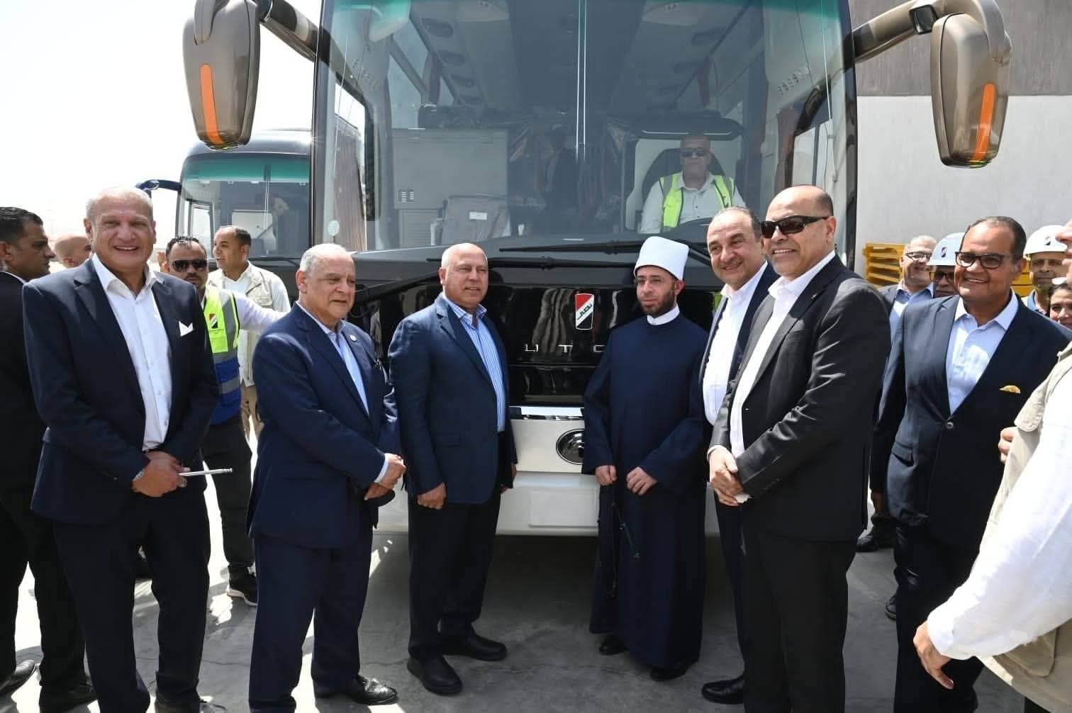 الوزير ووزراء قطاع الأعمال العام والعمل والأوقاف يتفقدون مصانع شركة النصر للسيارات بحلوان