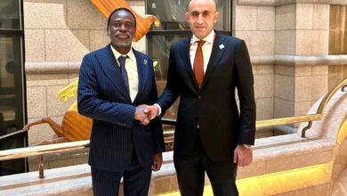 وزير التربية والتعليم يلتقي رئيس جامعة الأمم المتحدة بطوكيو لبحث سبل التعاون في مجال التعليم 