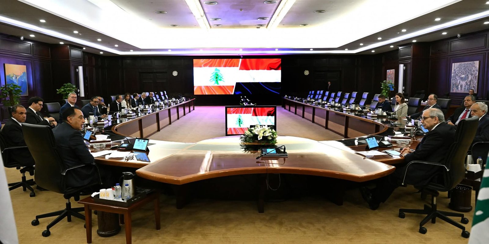 جلسة مباحثات موسعة لرئيس الوزراء مع نظيره اللبناني حول مختلف القضايا والموضوعات ذات الاهتمام المشترك 3 جلسة مباحثات موسعة لرئيس الوزراء مع نظيره اللبناني حول مختلف القضايا والموضوعات ذات الاهتمام المشترك