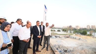 وزير الإسكان يقوم بجولة مفاجئة بمشروع حدائق "تلال الفسطاط" بمنطقة مصر القديمة بالقاهرة