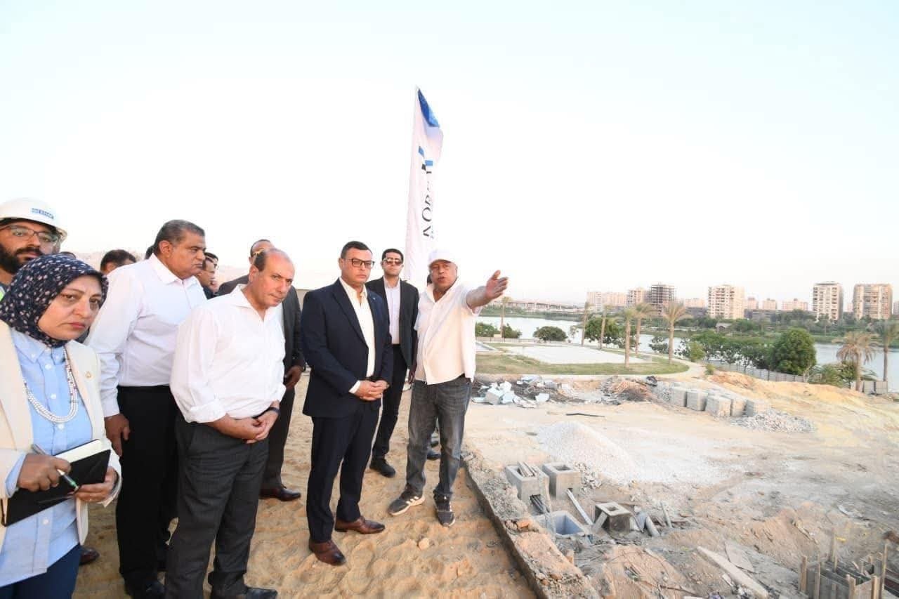 وزير الإسكان يقوم بجولة مفاجئة بمشروع حدائق "تلال الفسطاط" بمنطقة مصر القديمة بالقاهرة