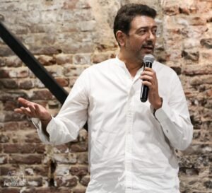 أحمد وفيق يحذر من فيديو مفبرك يوحي بتورطه في تجارة الأعضاء: "هاعمل محضر فورًا"