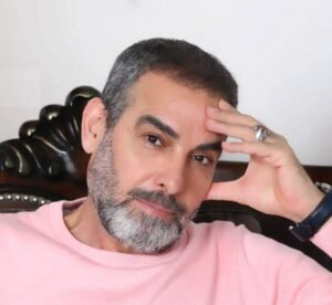 أول تعليق من أحمد عبدالعزيز على واقعة رفضه مصافحة مُعجب: "هل يُعقل أن أتعمد ذلك؟" 2 أول تعليق من أحمد عبدالعزيز على واقعة رفضه مصافحة مُعجب: "هل يُعقل أن أتعمد ذلك؟"