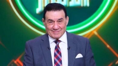 "مدحت شلبي ينضم إلى قناة ثمانية.. الجنرال يرفع حرارة دوري روشن بصوته المميز"