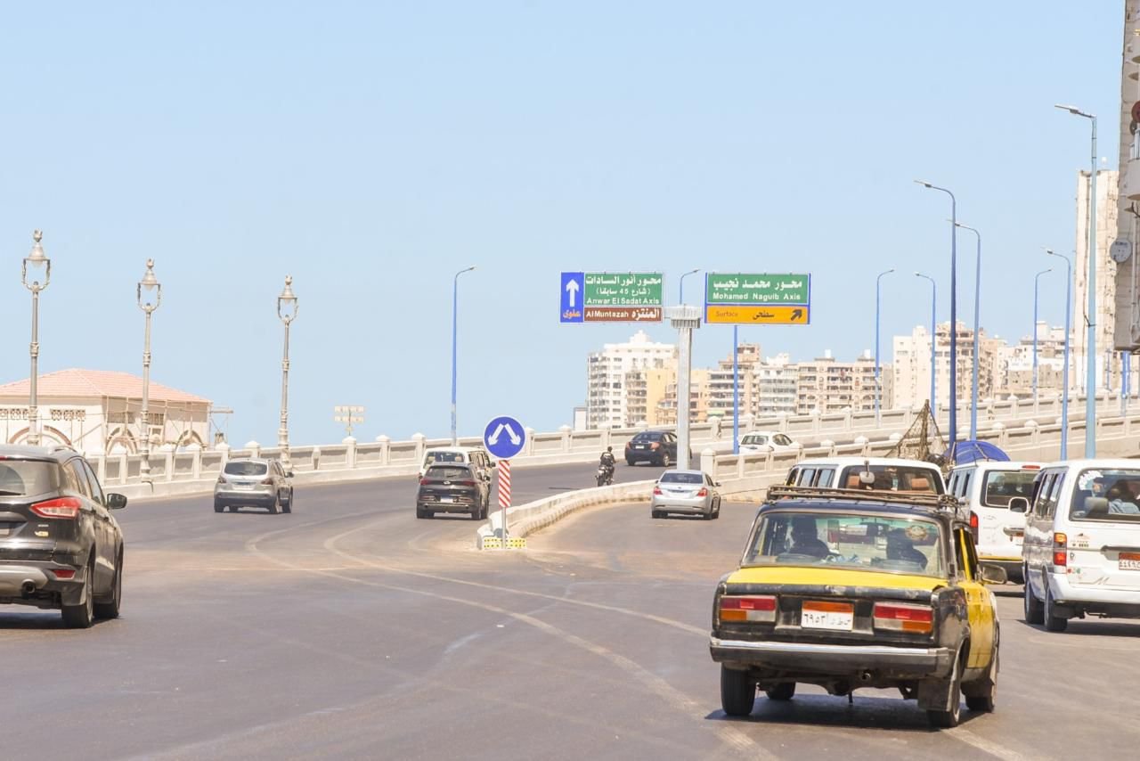 محافظ الإسكندرية يتابع التشغيل التجريبي لكوبري محمد نجيب تمهيدًا لإنهاء الاختناقات المرورية بسيدي بشر 8 محافظ الإسكندرية يتابع التشغيل التجريبي لكوبري محمد نجيب تمهيدًا لإنهاء الاختناقات المرورية بسيدي بشر