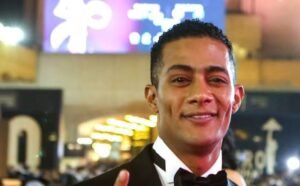 توقف مفاجئ لحفل محمد رمضان بعد إصابات خطيرة بين الجمهور.. ونقل المصابين بسيارات الإسعاف 2 توقف مفاجئ لحفل محمد رمضان بعد إصابات خطيرة بين الجمهور.. ونقل المصابين بسيارات الإسعاف