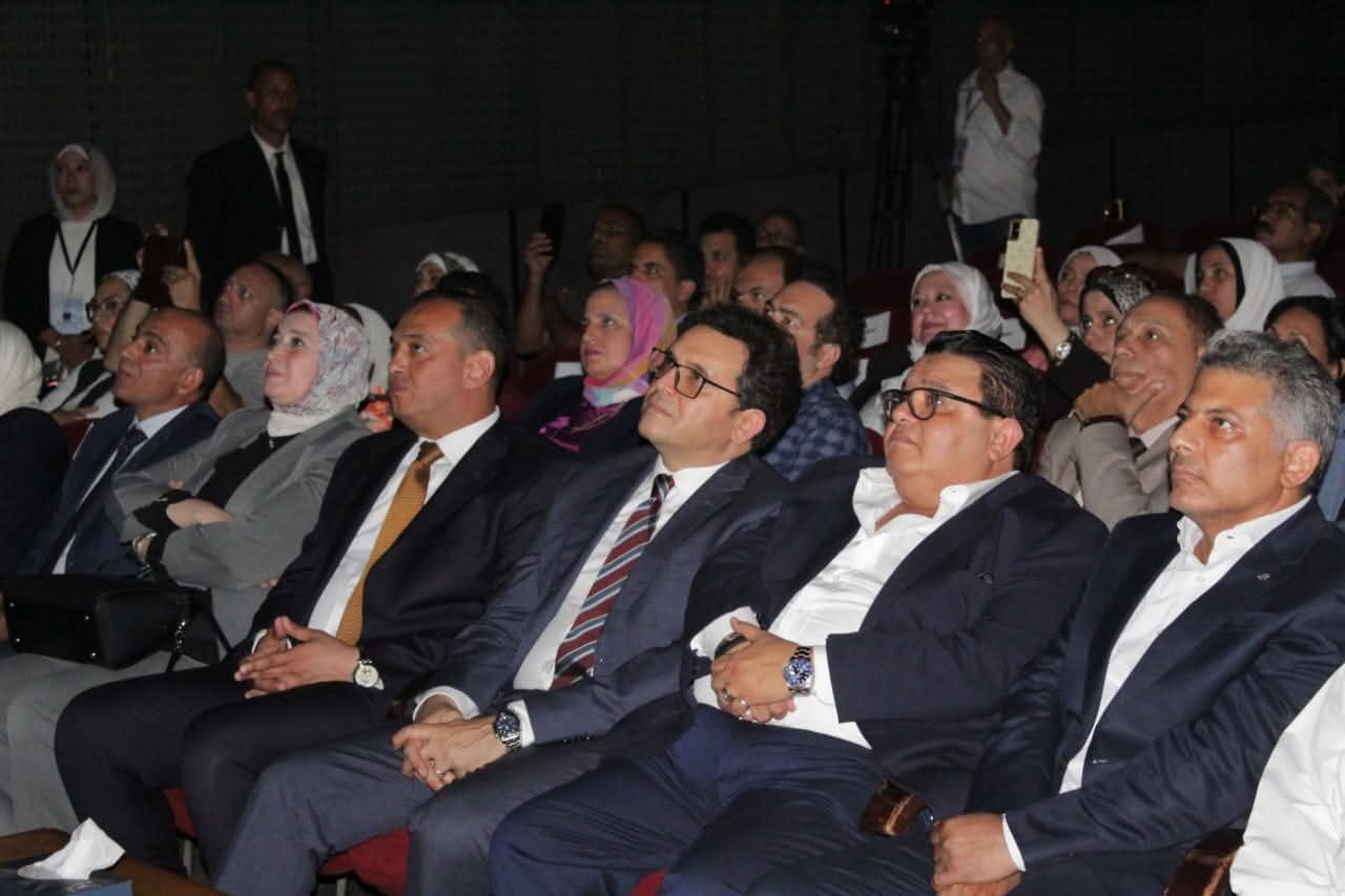 وزير الثقافة يشهد ختام فعاليات مؤتمر "نحو سياسة وطنية لتطوير المسرح المدرسي" 