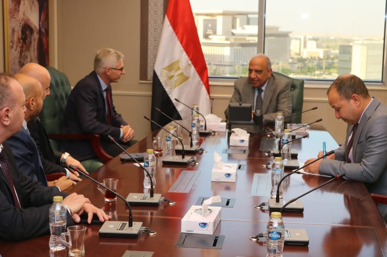  وزير الكهرباء يبحث مع شركة "ABB" السويدية التعاون في مجالات رفع كفاءة الطاقة وتطوير وتحديث شبكات النقل 