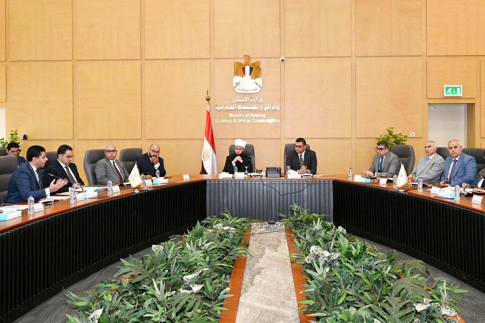 وزيرا الإسكان والأوقاف يناقشان عدداً من الموضوعات المشتركة بين الوزارتين 2 وزيرا الإسكان والأوقاف يناقشان عدداً من الموضوعات المشتركة بين الوزارتين