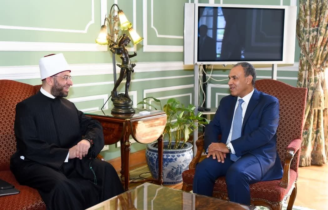 وزير الخارجية يستقبل وزير الأوقاف