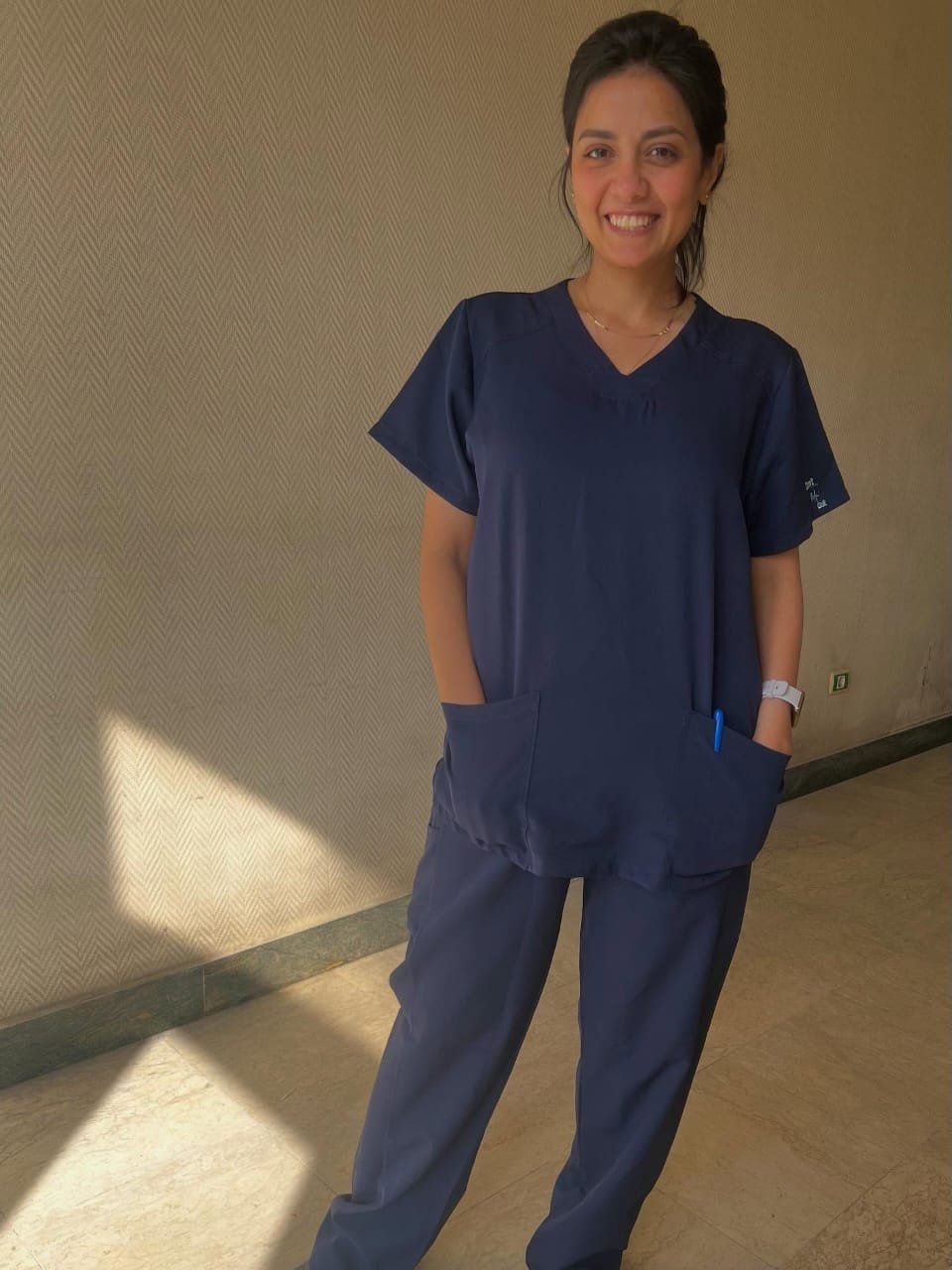 رد سهر الصايغ عن استمرار عملها كطبيبة أسنان رغم نجوميتها