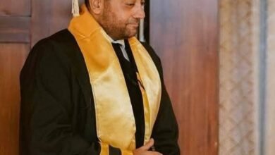 أول تعليق من أحمد فلوكس بعد التشكيك في الدكتوراه الفخرية من الجامعة البريطانية