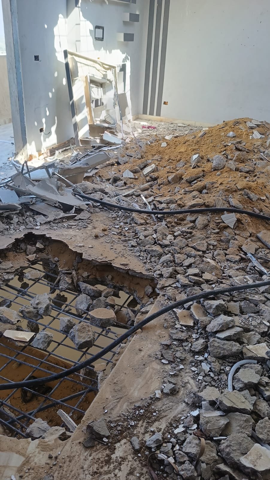إخلاء وإزالة أدوار مخالفة بعقار مائل في المندرة.. والإسكندرية تؤكد: لا تهاون في حماية الأرواح
