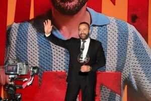 احمد السقا يفوز بجائزة افضل ممثل سينما عن فيلم أحمد وأحمد من دير جيست 2 احمد السقا يفوز بجائزة افضل ممثل سينما عن فيلم أحمد وأحمد من دير جيست