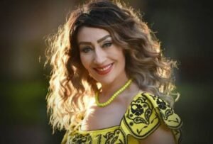 إيناس مكي: أحمد مكي هو سندي ولا صحة لخلافات بيننا 2 إيناس مكي: أحمد مكي هو سندي ولا صحة لخلافات بيننا