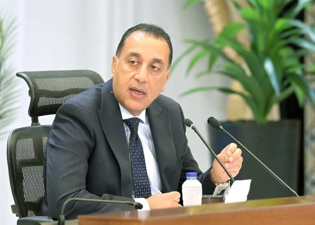 رئيس الوزراء يُهنئ فخامة الرئيس بالذكرى الثانية والخمسين لانتصارات أكتوبر المجيدة