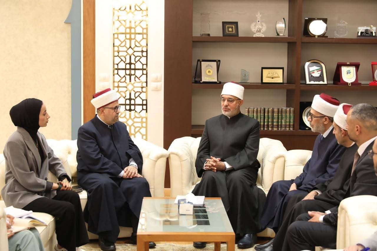 مفتي الجمهورية يستقبل وفد المحكمة العليا الشرعية في فلسطين لبحث تعزيز التعاون المشترك 2 مفتي الجمهورية يستقبل وفد المحكمة العليا الشرعية في فلسطين لبحث تعزيز التعاون المشترك