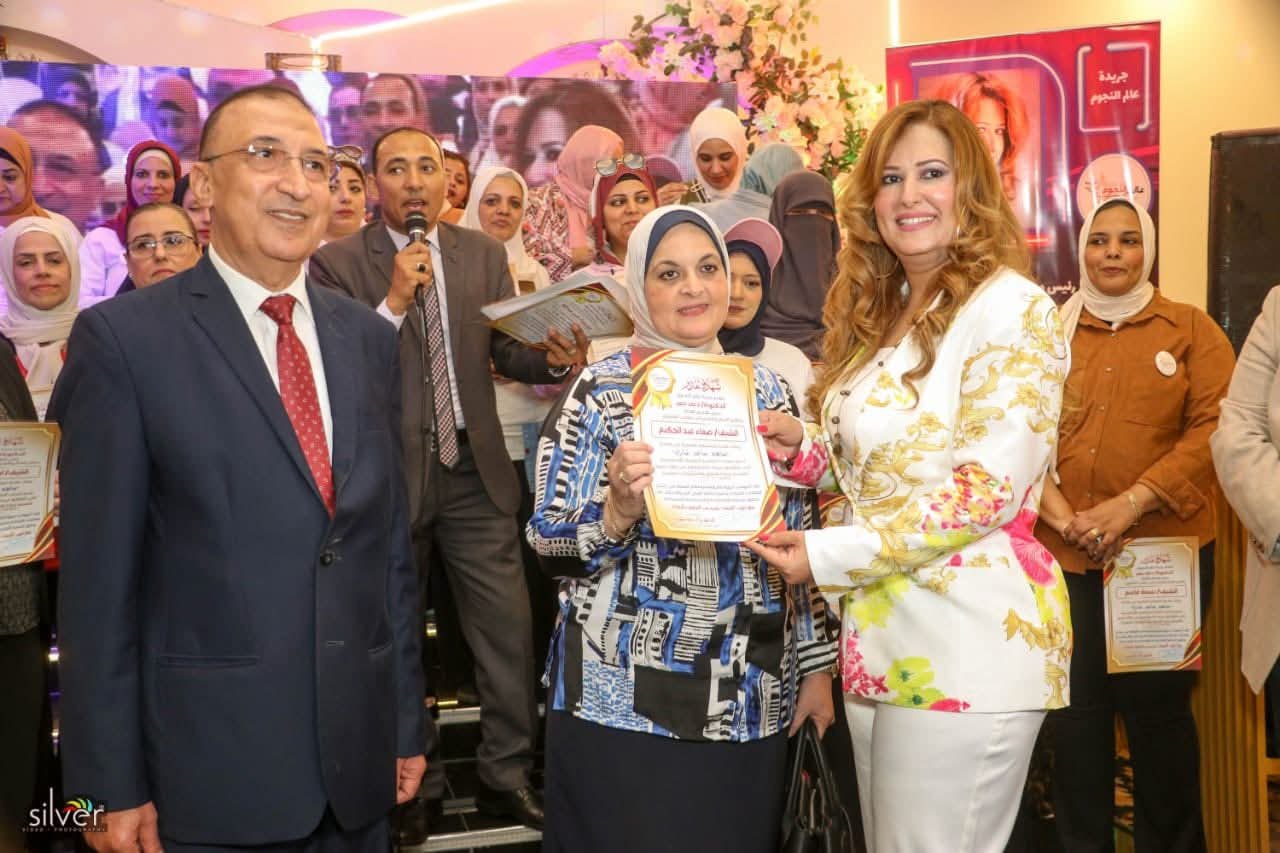جريدة عالم النجوم تكرم المتميزين في مبادرة “ساهم.. ساعد.. شارك” بالإسكندرية