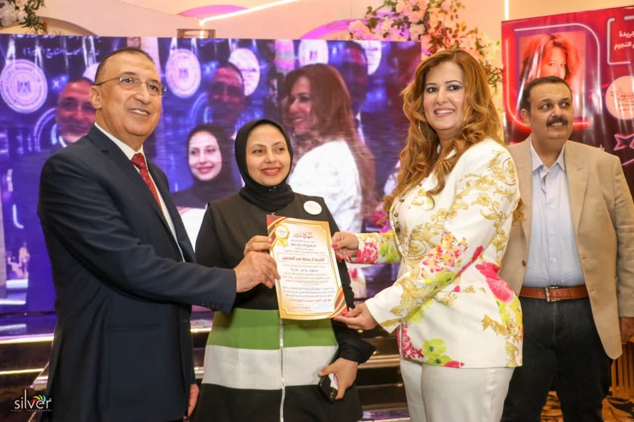 جريدة عالم النجوم تكرم المتميزين في مبادرة “ساهم.. ساعد.. شارك” بالإسكندرية
