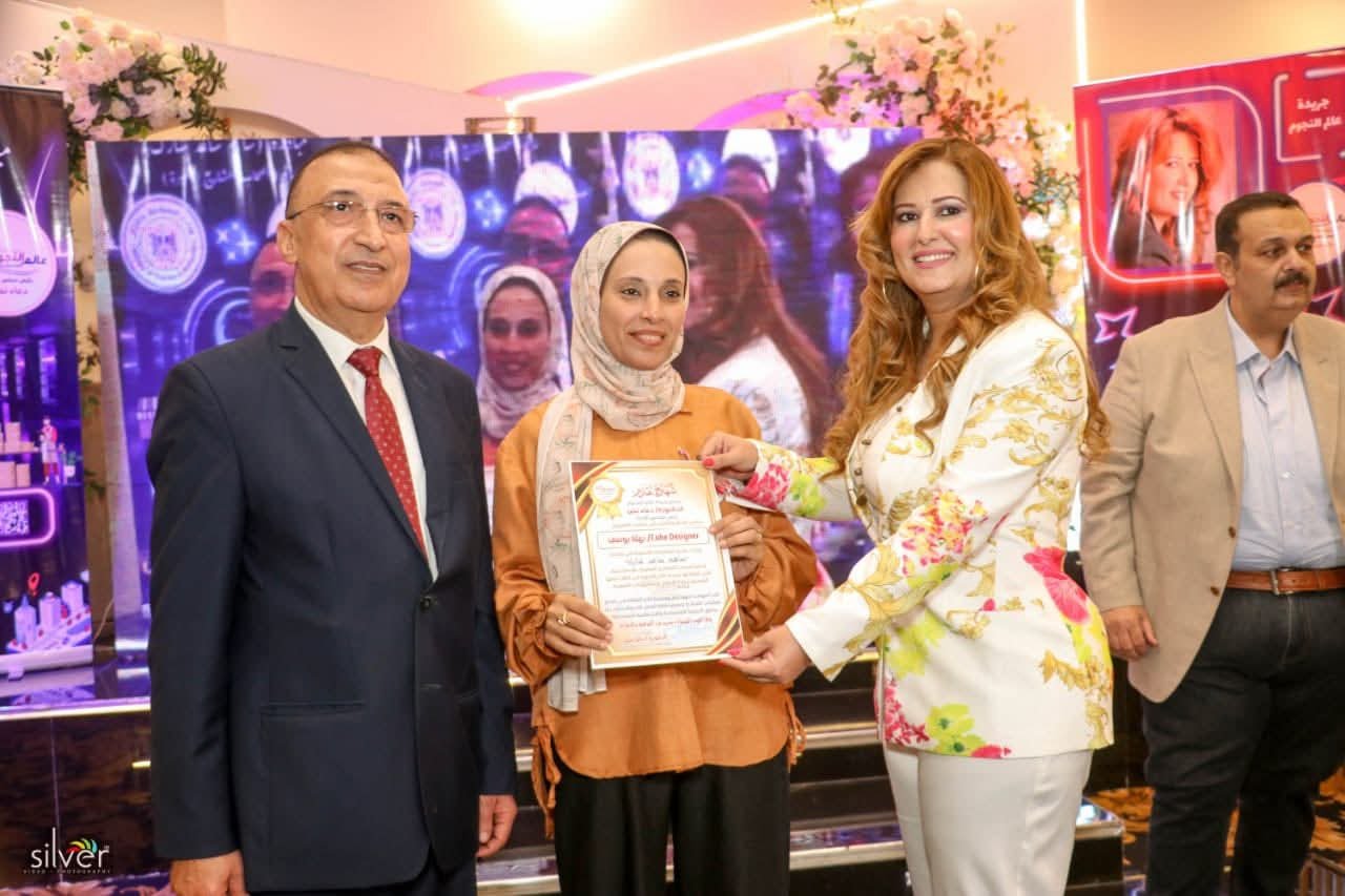 جريدة عالم النجوم تكرم المتميزين في مبادرة “ساهم.. ساعد.. شارك” بالإسكندرية