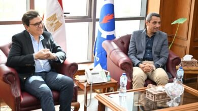 وزير الثقافة يلتقي محافظ السويس لبحث سبل دعم الأنشطة الإبداعية ومستجدات عددٍ من المشروعات الثقافية بالمحافظة