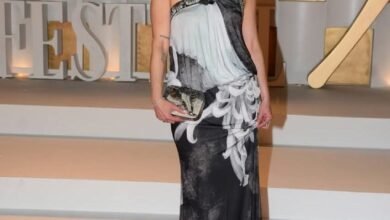 لقاء الخميسي ونور إيهاب على السجادة الحمراء لفيلم "المستعمرة" بمهرجان الجونة