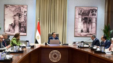 رئيس الوزراء يتابع مع محافظ بورسعيد عددًا من المشروعات الاستثمارية الجاري تنفيذها في المحافظة