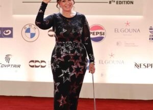 مصممة شهيرة عن فستان إلهام شاهين : الأزياء ليست زينة.. بل لغة ورمز