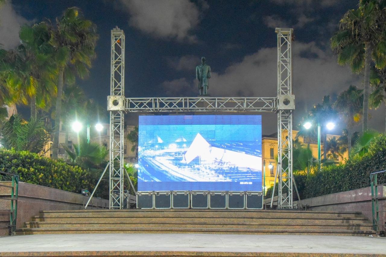 الإسكندرية تتزين لافتتاح المتحف المصري الكبير.. 22 شاشة عملاقة تنقل الحدث التاريخي في قلب المدينة