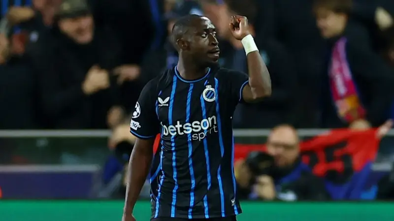 كارلوس فوربس: فرحة لا تصدق بعد ثنائية في شباك برشلونة