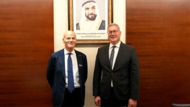 بدوي يبحث مع رئيس إيني الإيطالية تسريع برامج الاستكشاف والإنتاج ونقل الغاز القبرصي لمصر