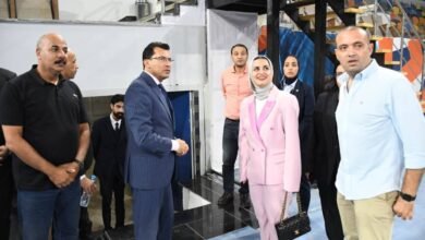 وزير الرياضة يصطحب وزيرة شؤون الشباب بالبحرين في جولة داخل اروقة نادي النادي