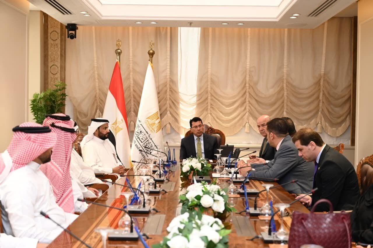 وزير الشباب والرياضة يلتقي وفد سعودي في مجال العمل التطوعي 