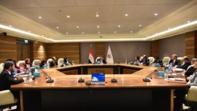 وزير الصحة يلتقي الأمين العام للجنة الوزارية لـ”الصحة في جميع السياسات” بالمملكة العربية السعودية لتعزيز التعاون الصحي العربي وتبادل الخبرات 
