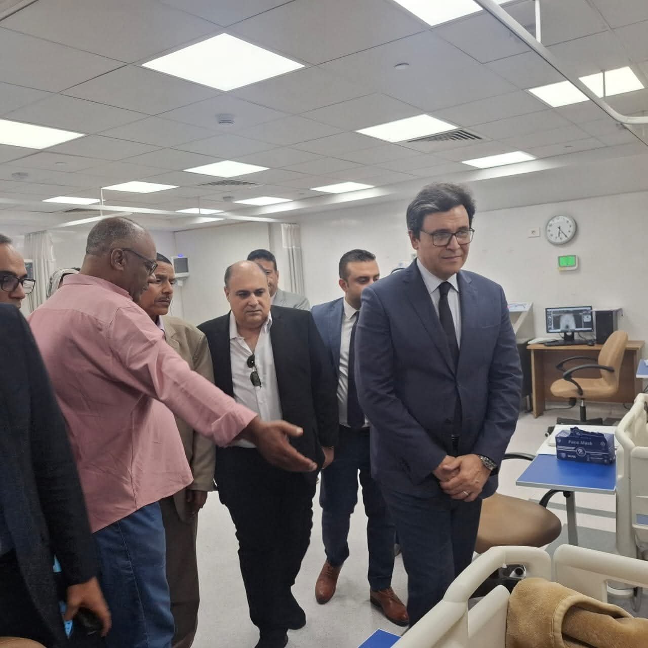 وزير الثقافة يزور طلاب أسوان المصابين في حادث طريق إسنا للاطمئنان على حالتهم الصحية وتوفير الدعم الكامل لهم 2 وزير الثقافة يزور طلاب أسوان المصابين في حادث طريق إسنا للاطمئنان على حالتهم الصحية وتوفير الدعم الكامل لهم