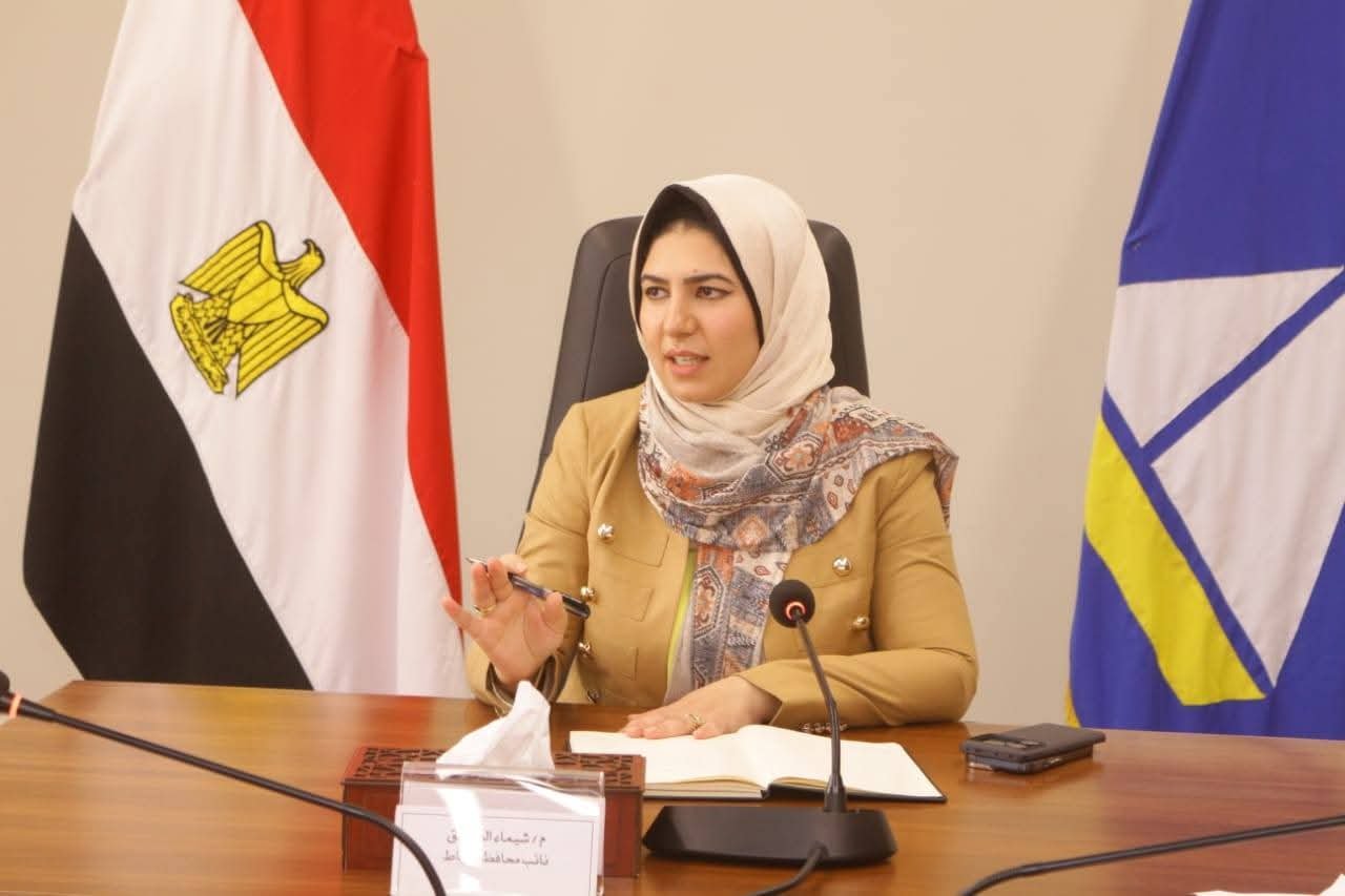 نائب محافظ دمياط تبحث سبل توفير التأمين الصحي والاجتماعي لفئة العمالة الغير منتظمة