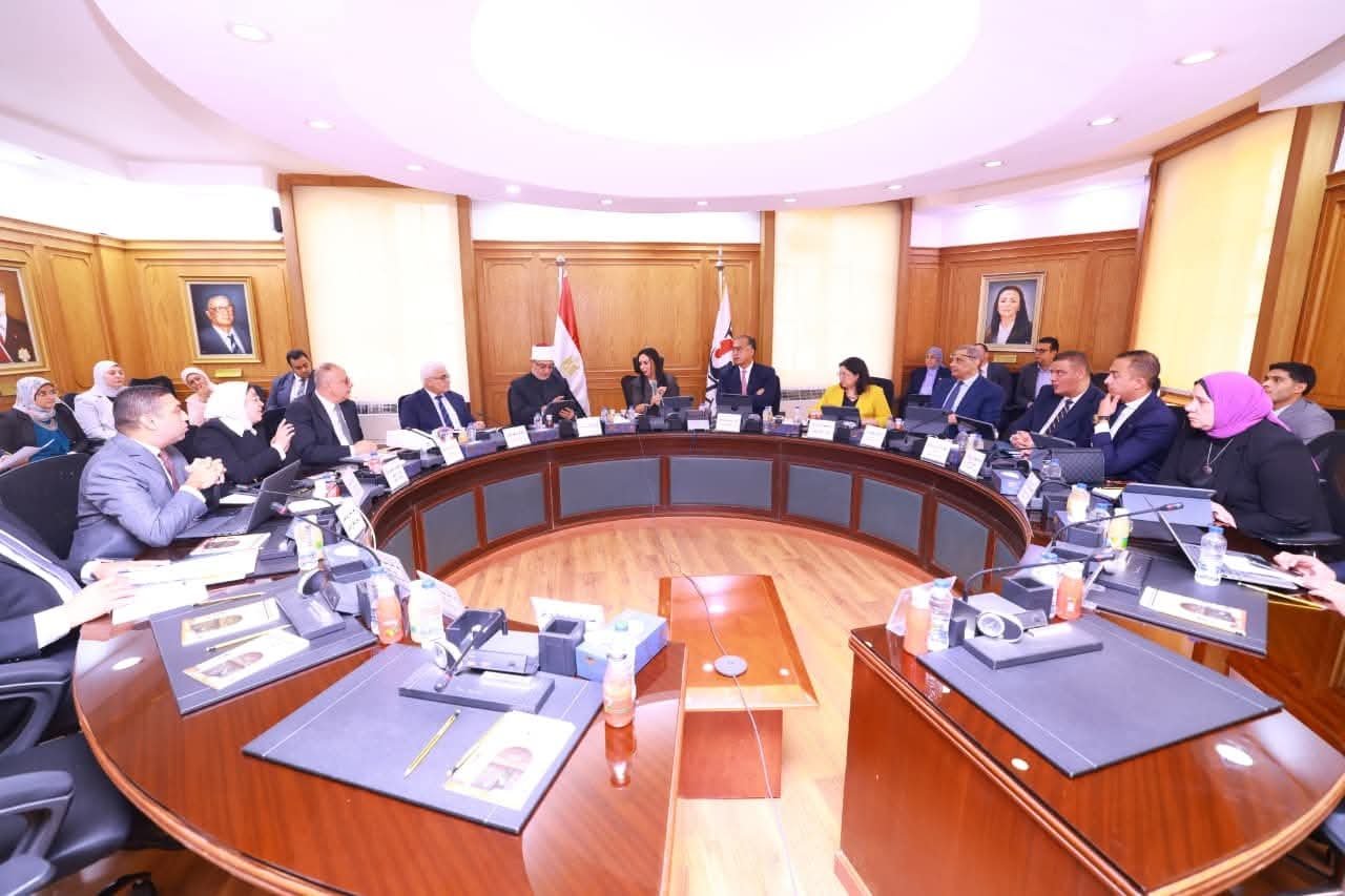 وزيرة التضامن الاجتماعي تترأس اجتماع مجلس إدارة بنك ناصر الاجتماعي