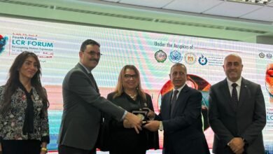 رئيس الأكاديمية العربية للعلوم والتكنولوجيا والنقل البحري يكرم الدكتورة غادة جبارة 